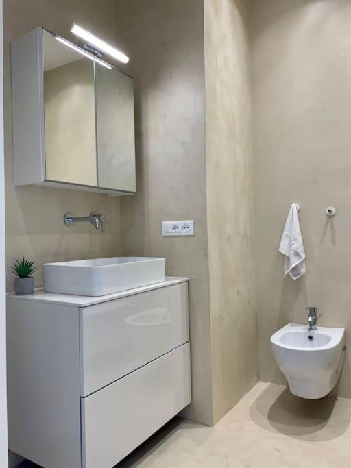 Ad Appena 50 Metri Dal Mare! Apartment Trapani Luaran gambar